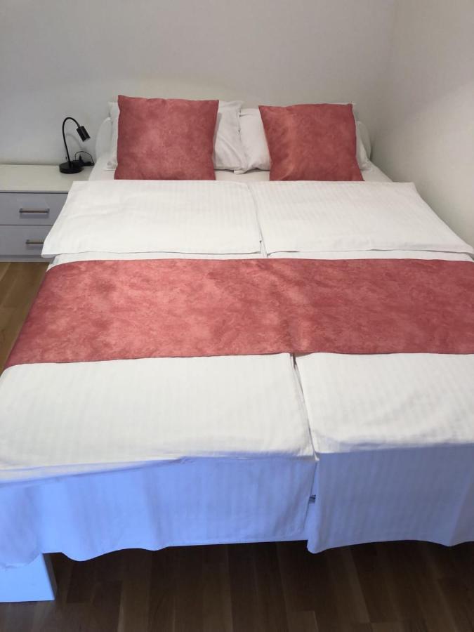 Apartmani Gavran Pirovac Exterior foto