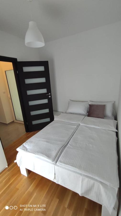 Apartmani Gavran Pirovac Exterior foto