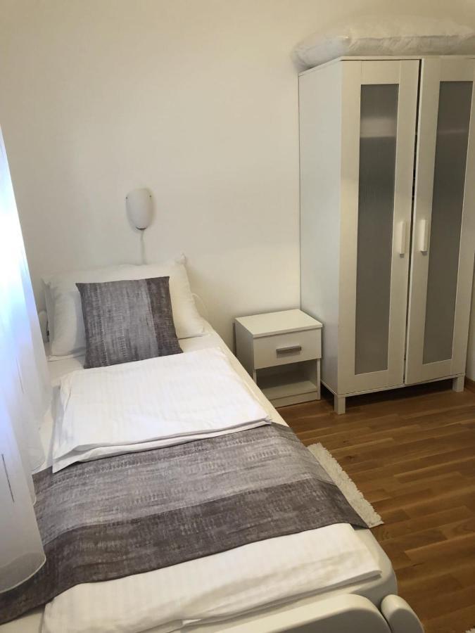 Apartmani Gavran Pirovac Exterior foto