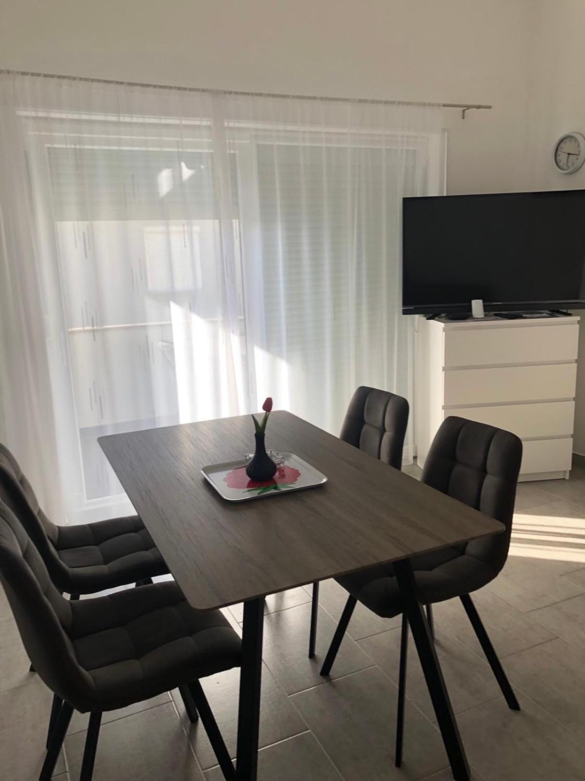 Apartmani Gavran Pirovac Exterior foto